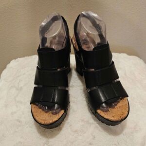 KORKS Selyse Block Heel Black Sandal Heels Size  7